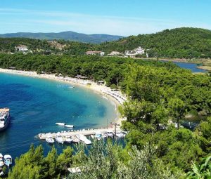 חוף ורומולימנוס בסקיאתוס